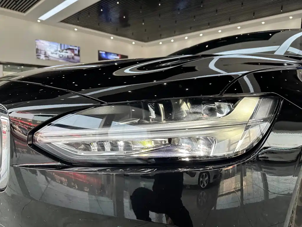 VOLVO S90 2022