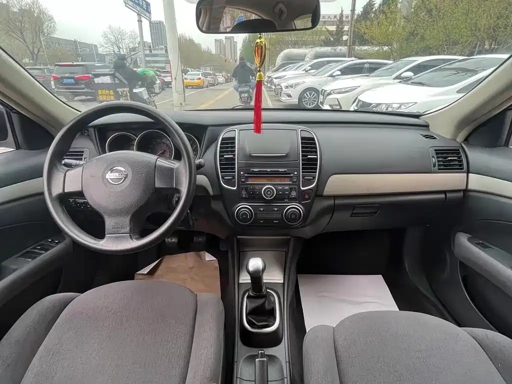 NISSAN SYLPHY 2016