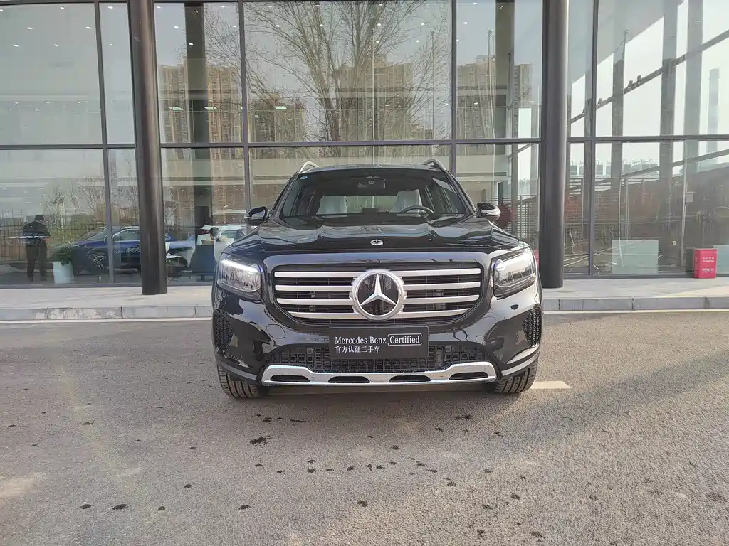 MERCEDES BENZ GLB 2024
