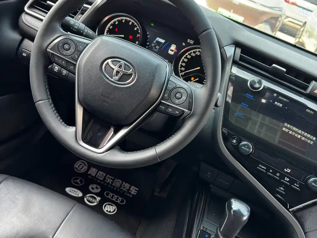 TOYOTA CAMRY 2019