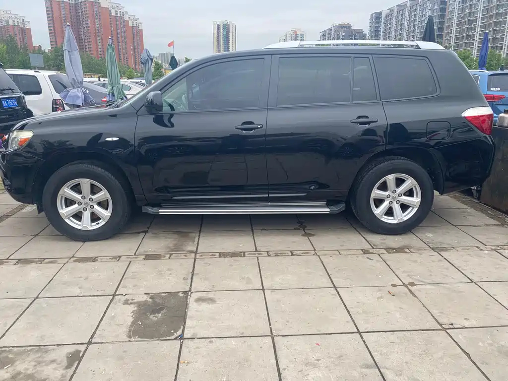 TOYOTA HIGHLANDER 2011