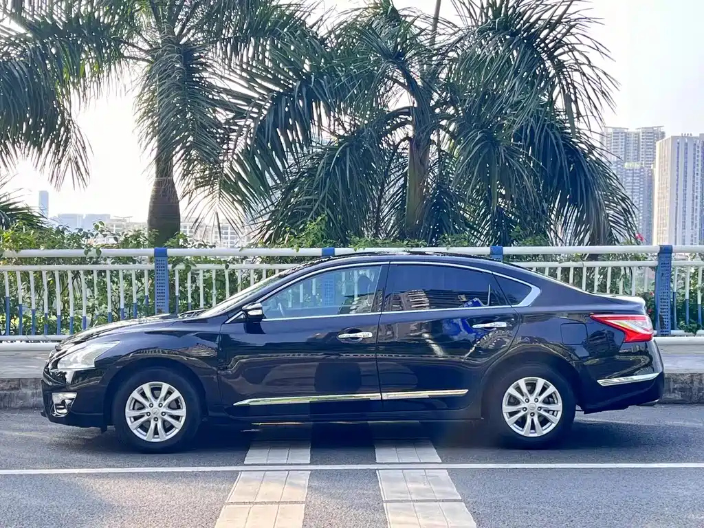 NISSAN TEANA 2016