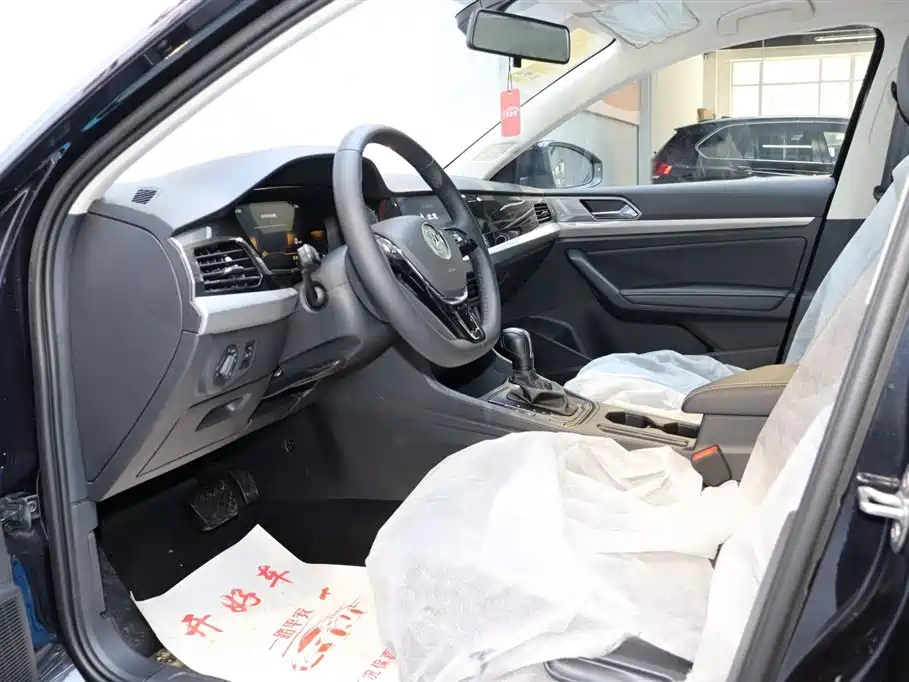 VOLKSWAGEN LAVIDA 2023