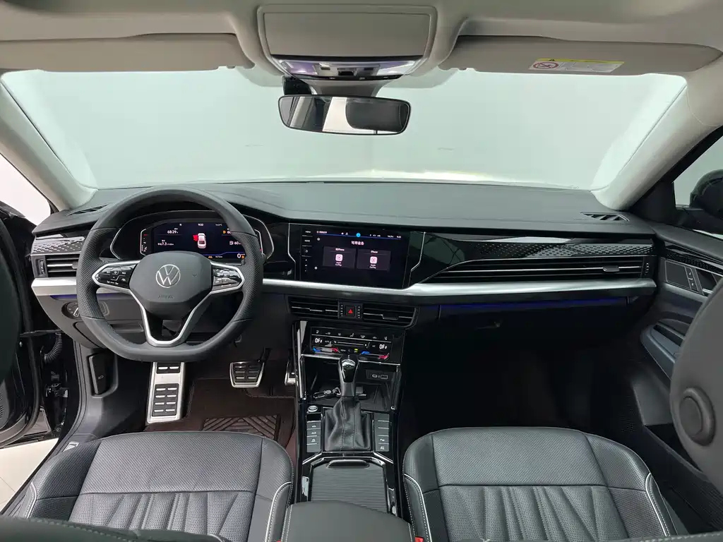 VOLKSWAGEN PASSAT 2023