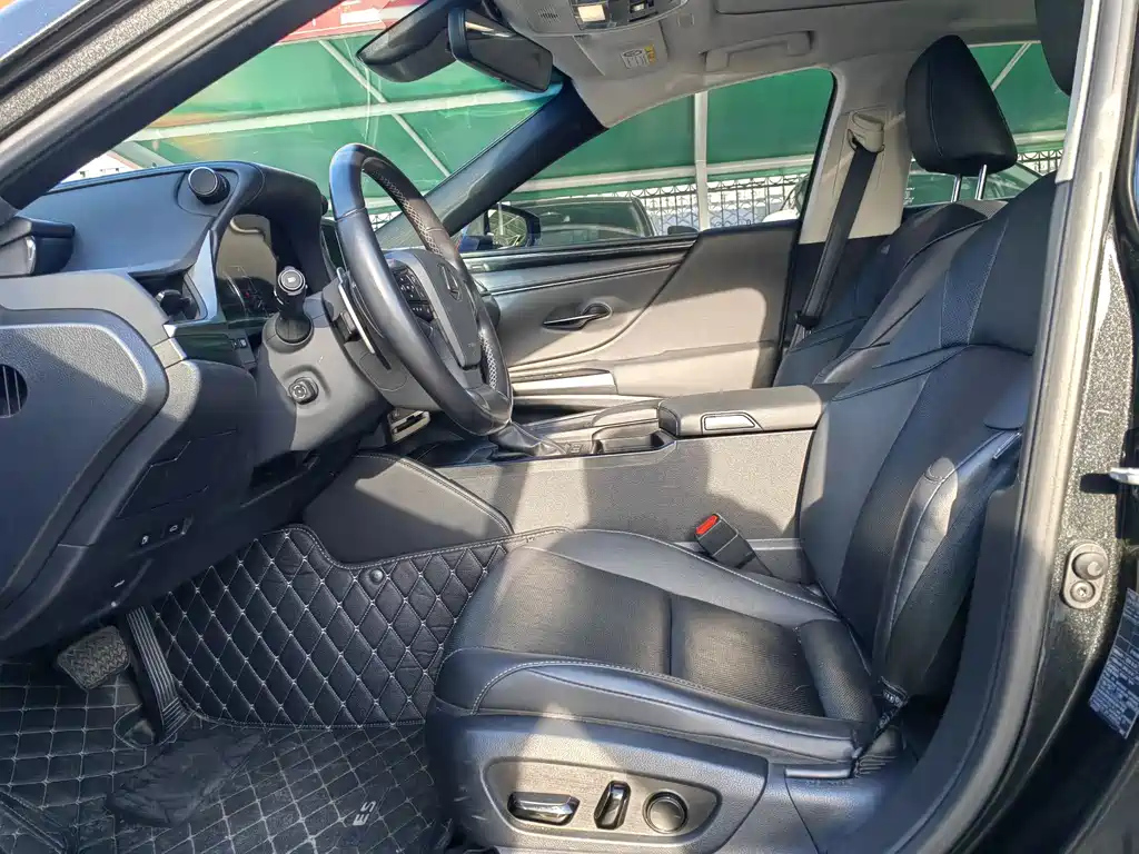 LEXUS ES 2021