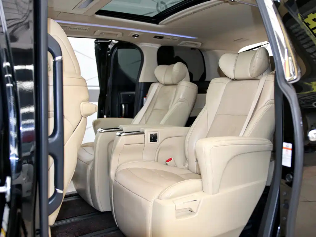 TOYOTA ALPHARD 2018