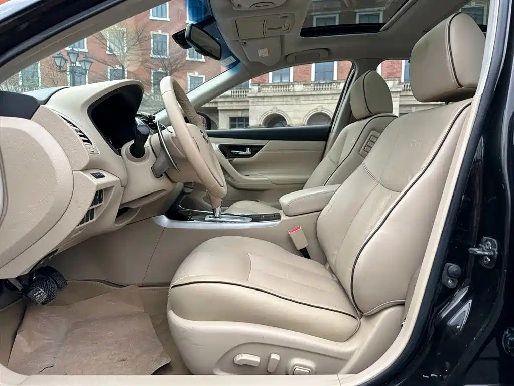 NISSAN TEANA 2015