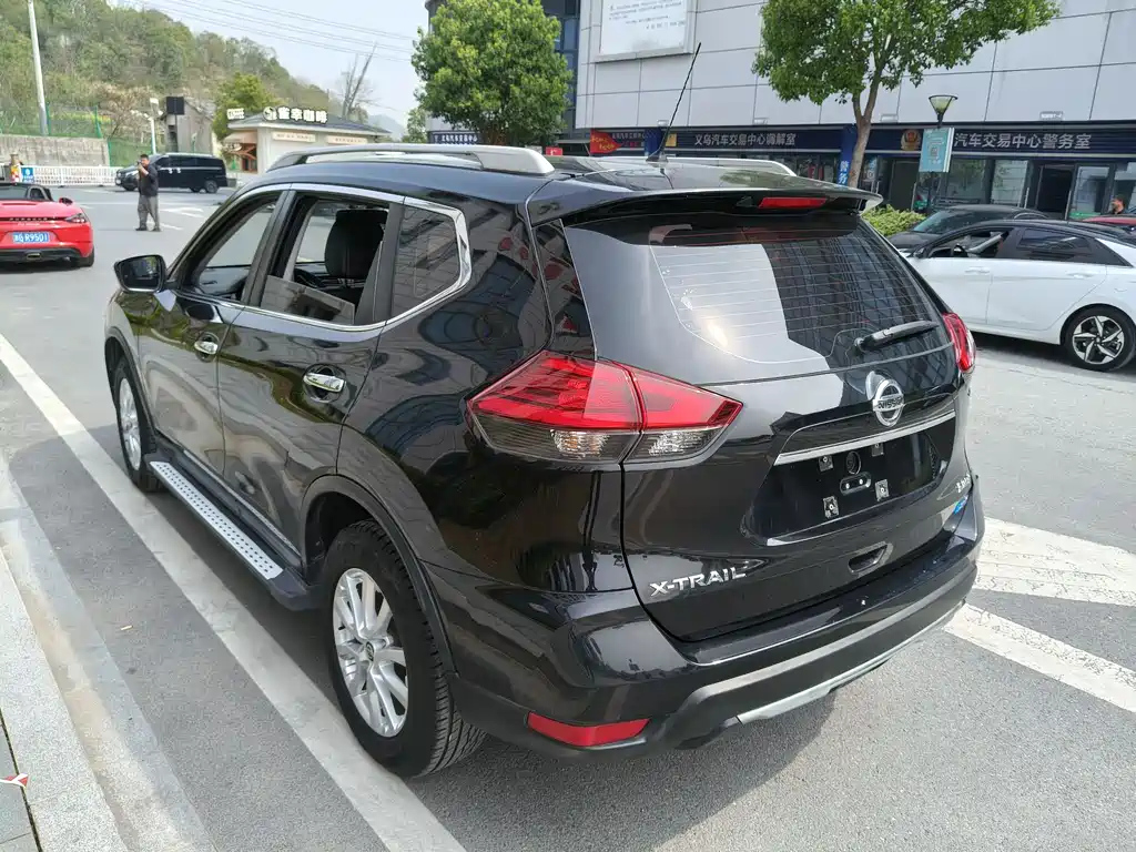 NISSAN X-TRAIL 2018