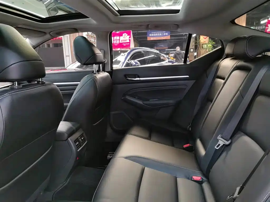 NISSAN TEANA 2020