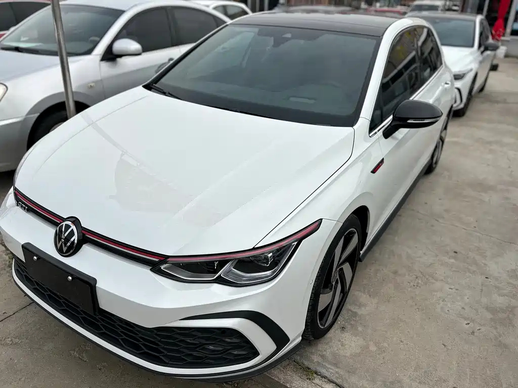 VOLKSWAGEN GOLF GTI 2023