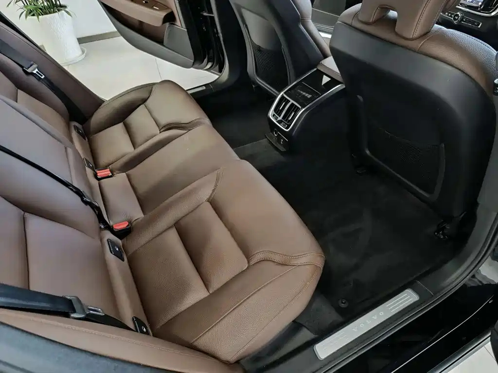 VOLVO S90 2022