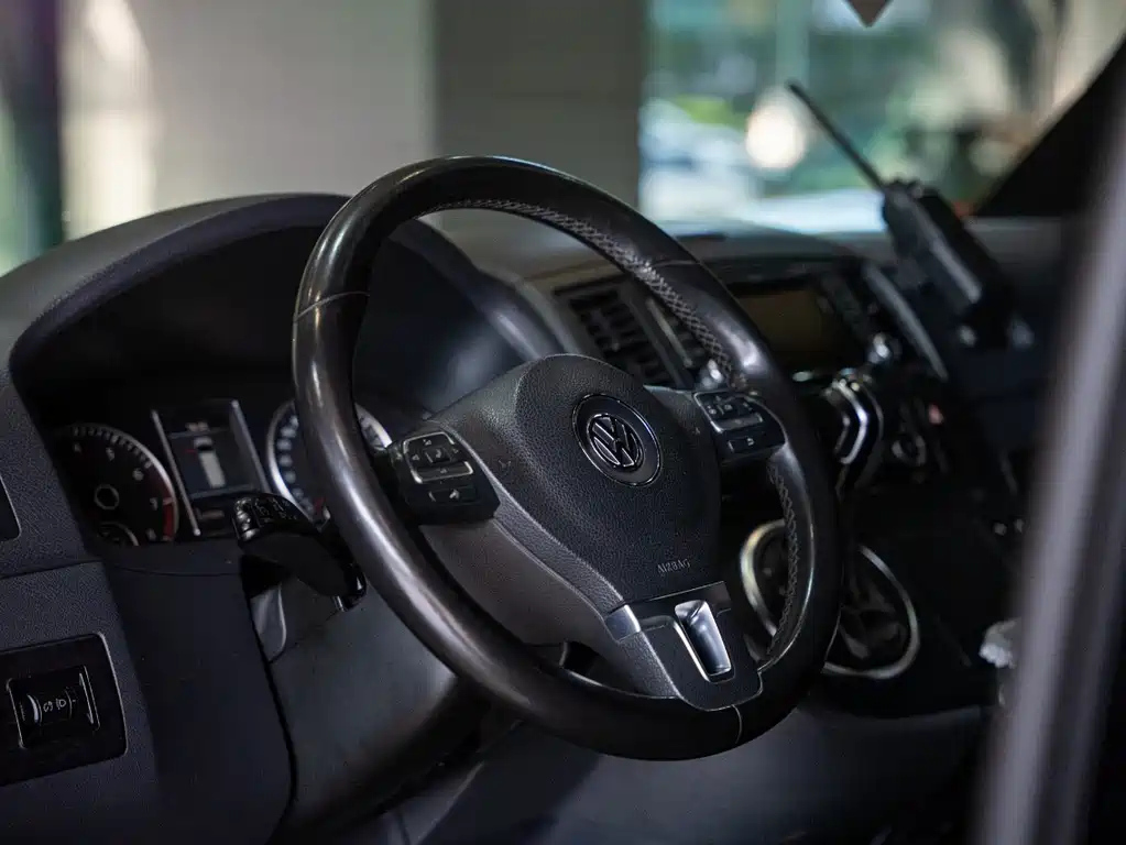 VOLKSWAGEN MULTIVAN 2012
