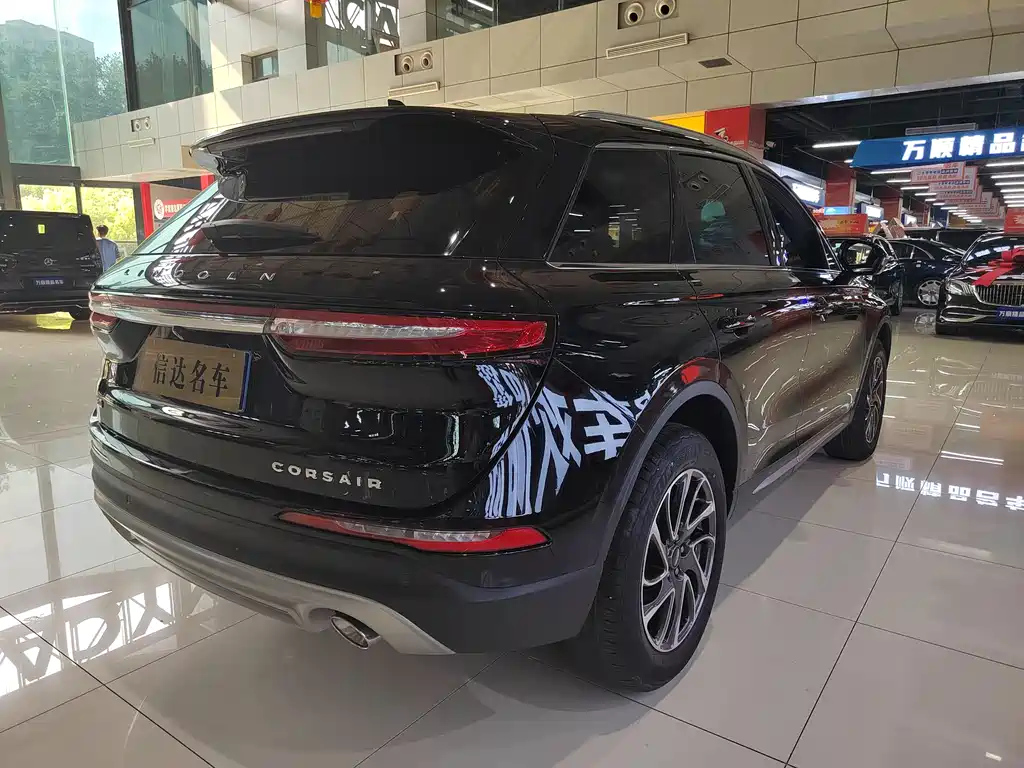 LINCOLN ADVENTURER 2021