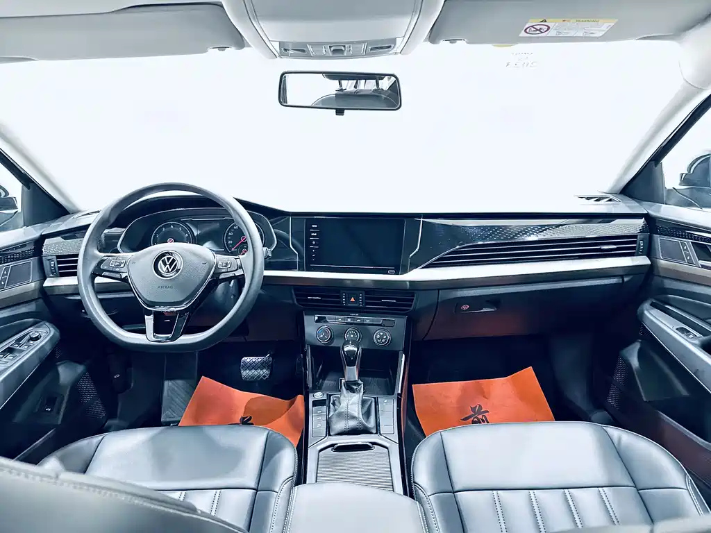 VOLKSWAGEN PASSAT 2021