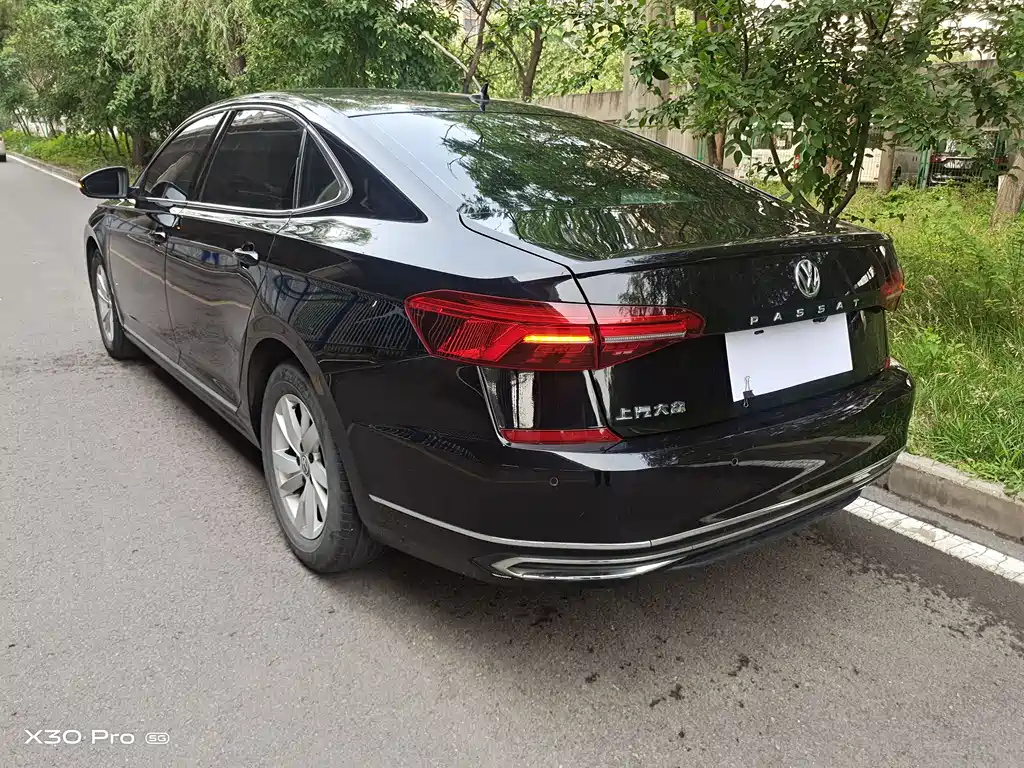 VOLKSWAGEN PASSAT 2020
