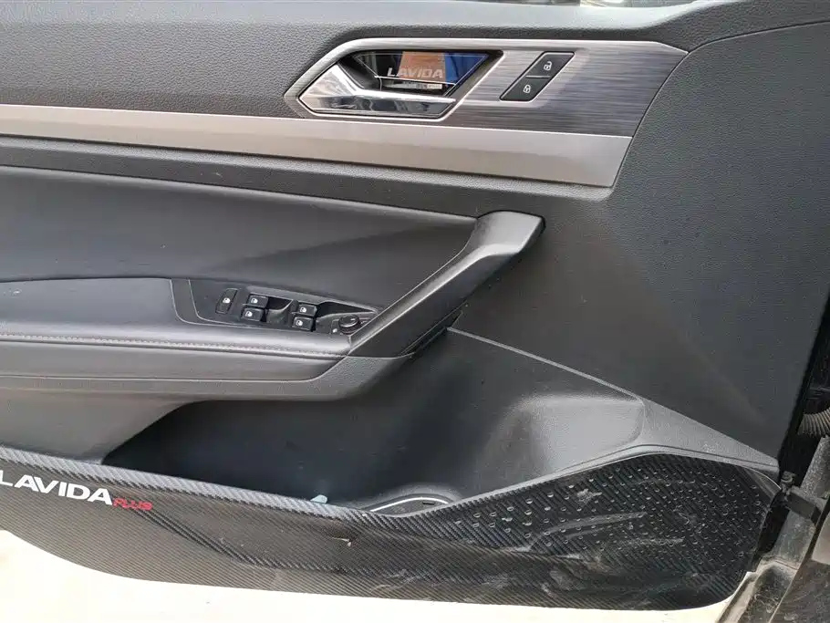 VOLKSWAGEN LAVIDA 2019