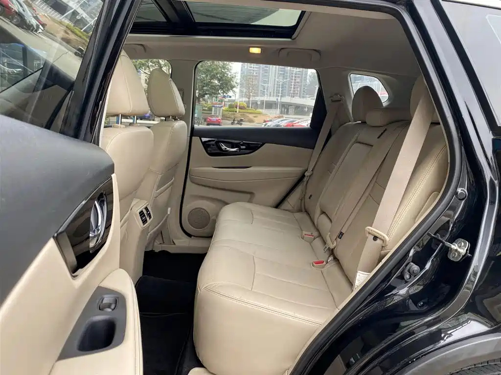 NISSAN X-TRAIL 2019