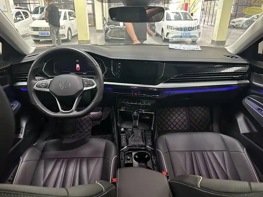 VOLKSWAGEN PASSAT 2021