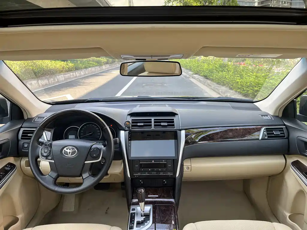 TOYOTA CAMRY 2016