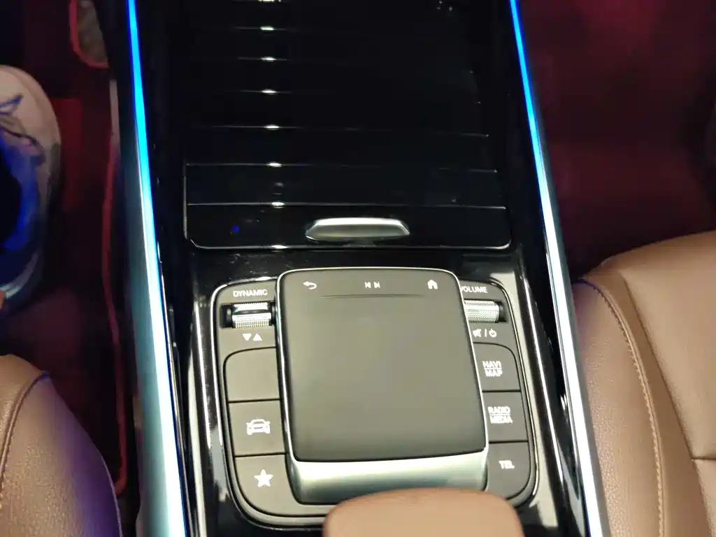 MERCEDES BENZ GLB 2022
