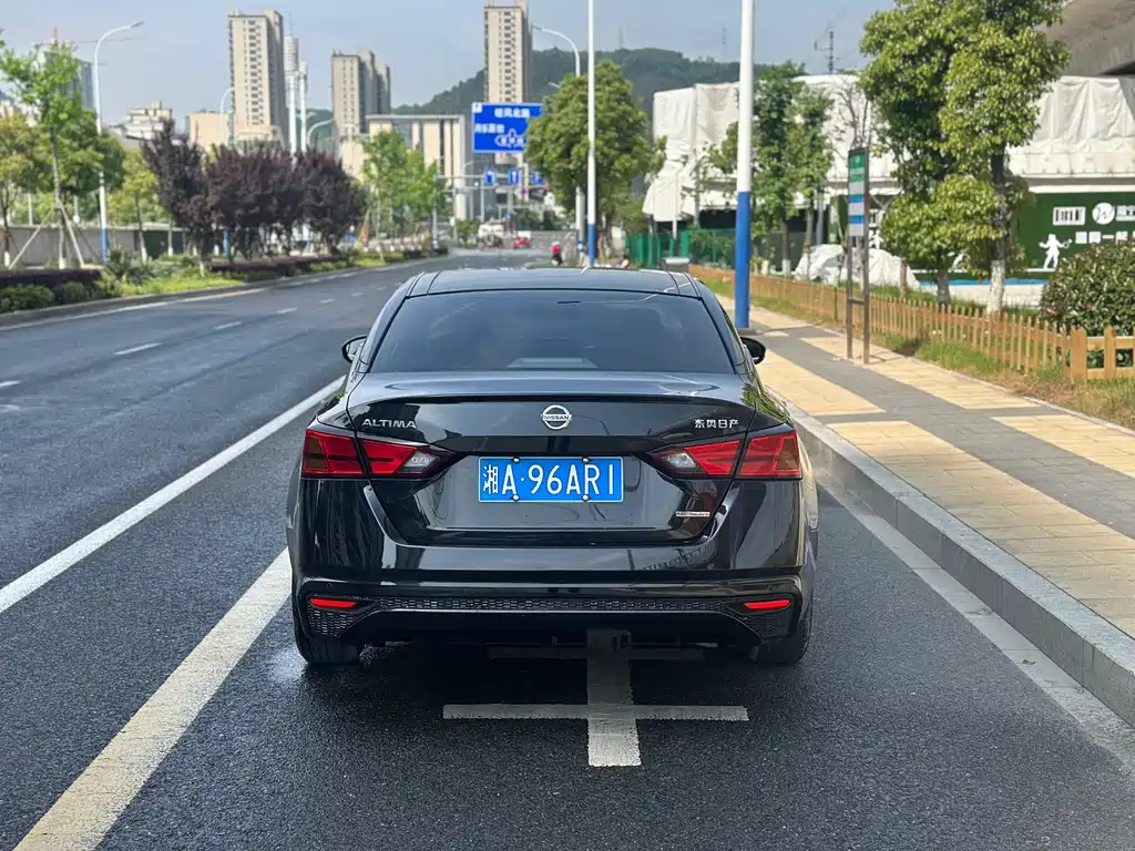 NISSAN TEANA 2019