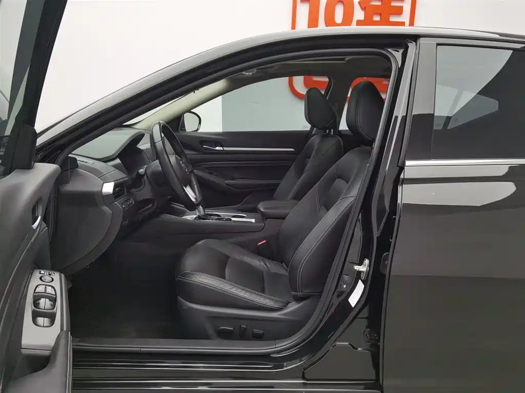 NISSAN TEANA 2020