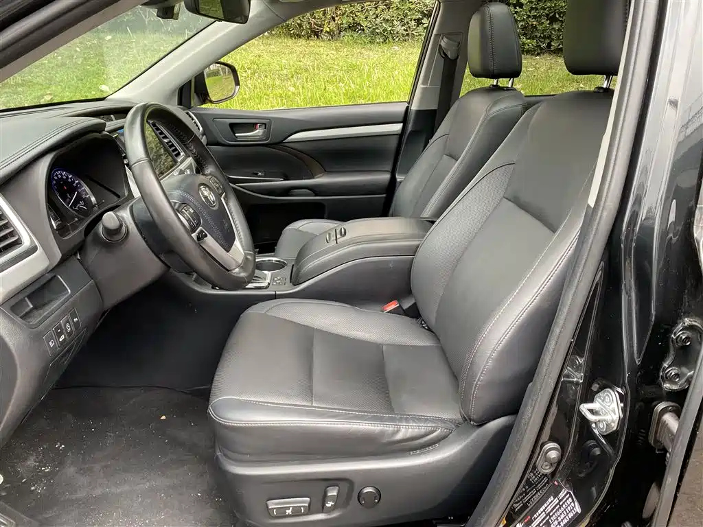 TOYOTA HIGHLANDER 2021