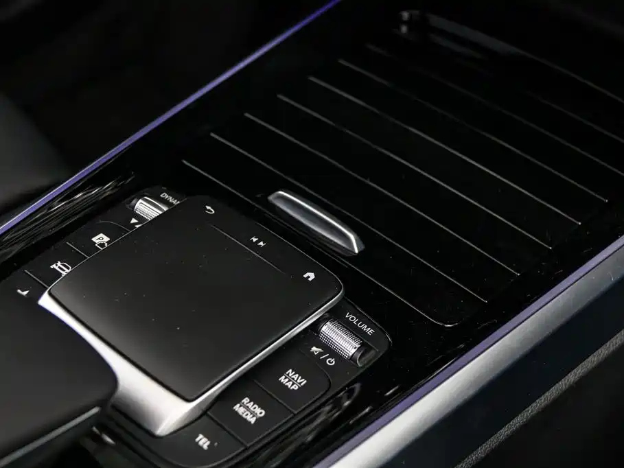 MERCEDES BENZ GLB 2021