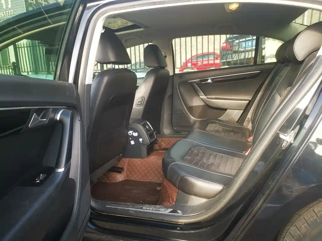 VOLKSWAGEN MAGOTAN 2016