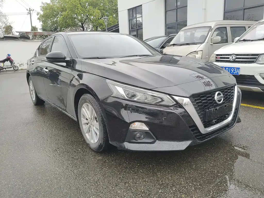 NISSAN TEANA 2020