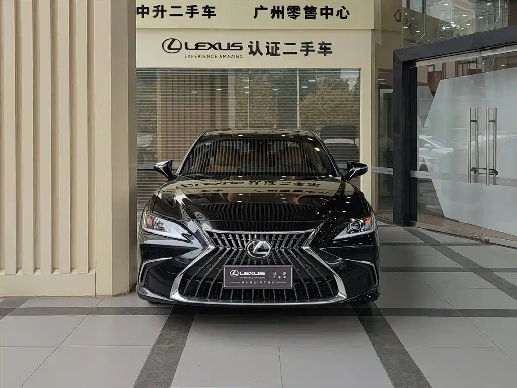 LEXUS ES 2024