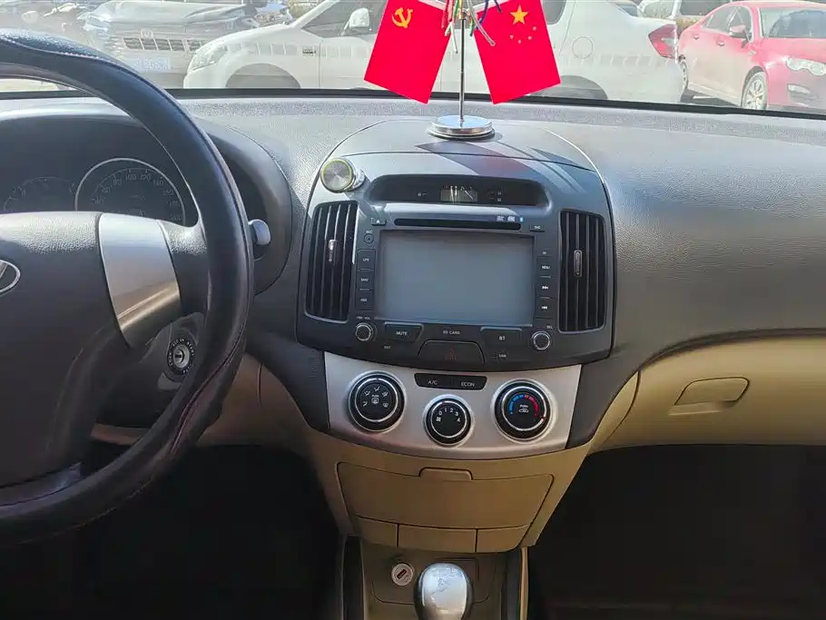 HYUNDAI CELESTA 2011