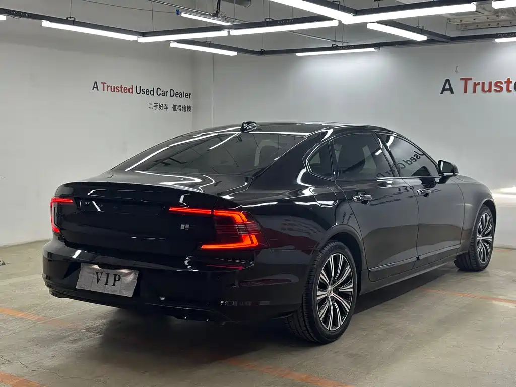 VOLVO S90 2021