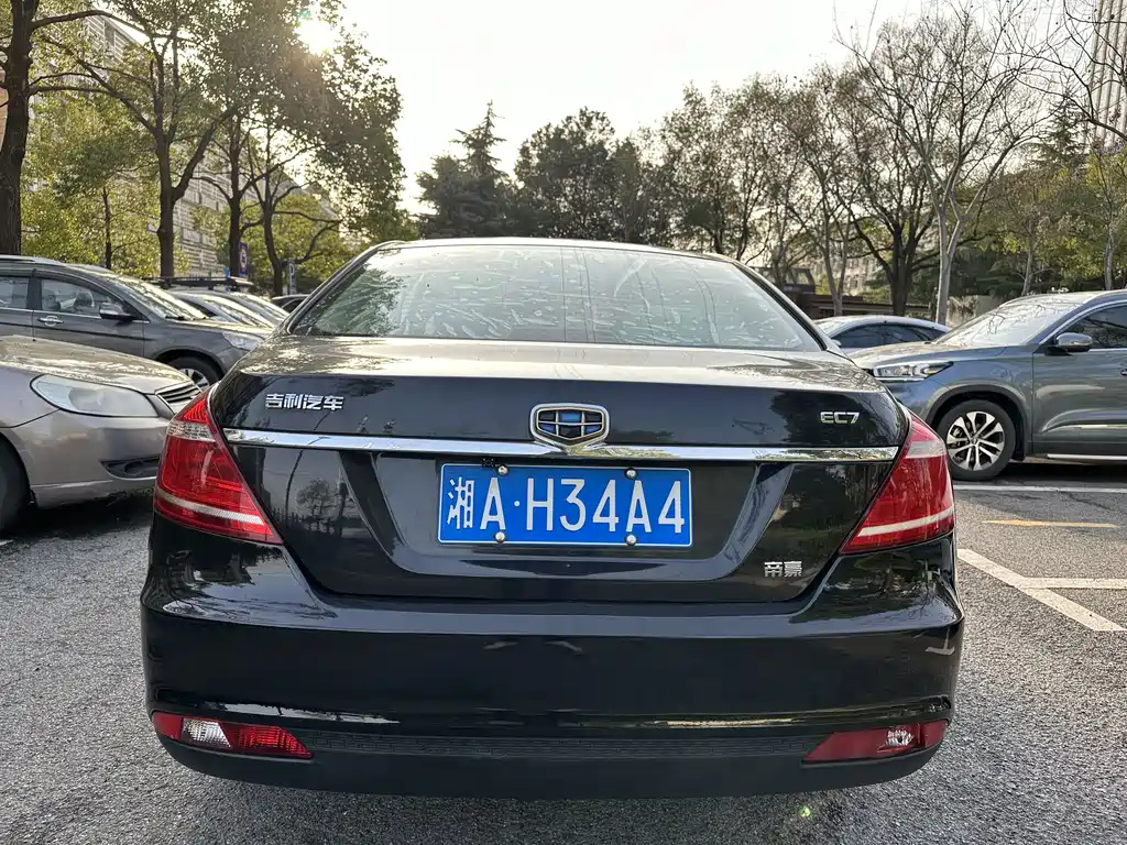 GEELY AUTO EMGRAND 2015