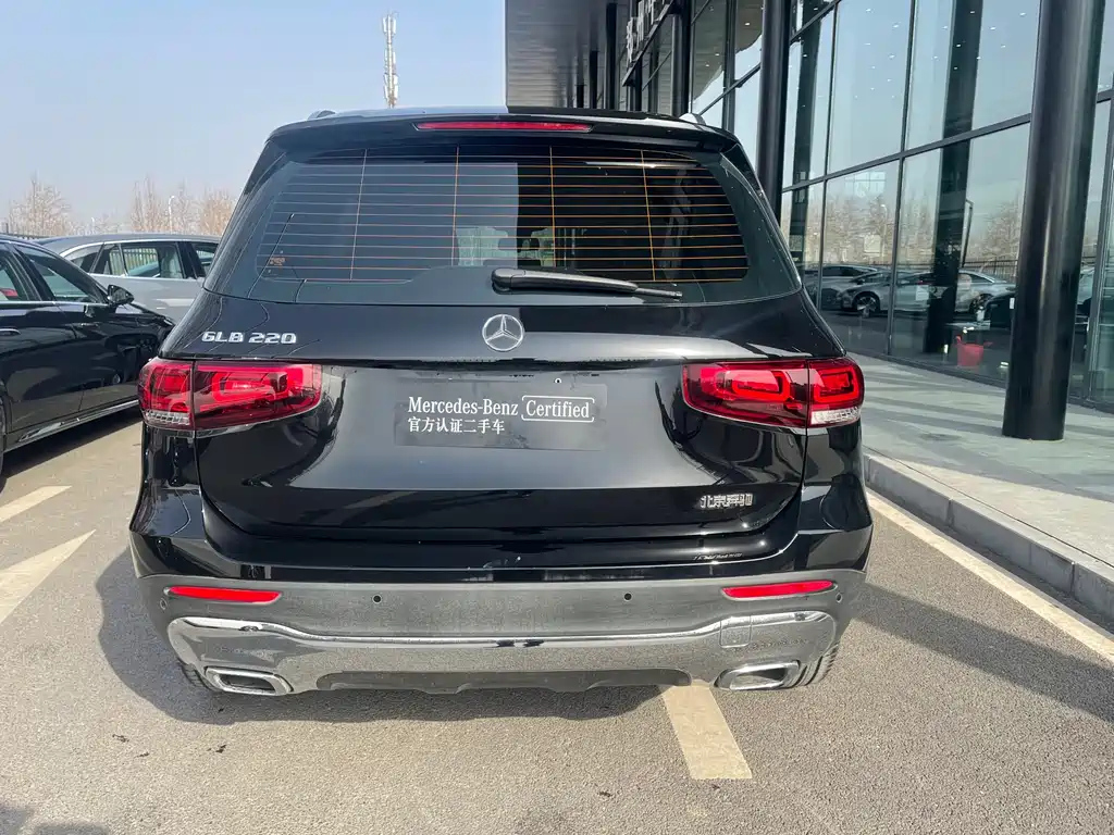 MERCEDES BENZ GLB 2023