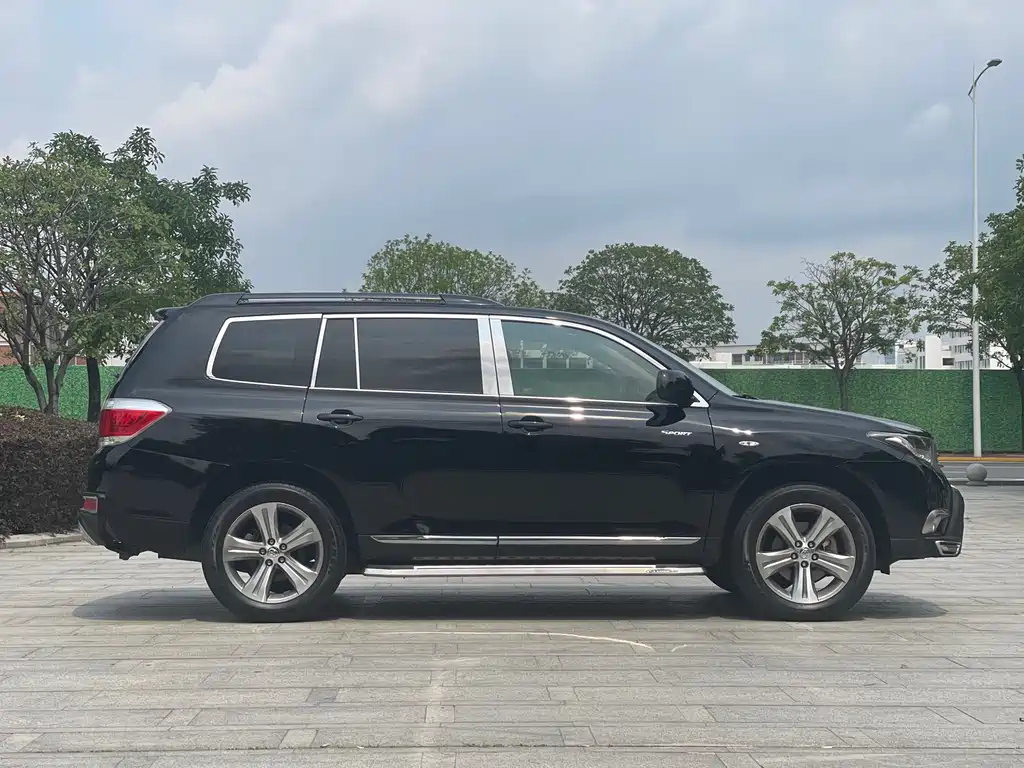 TOYOTA HIGHLANDER 2014