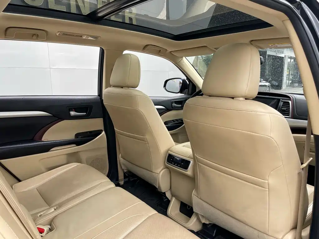 TOYOTA HIGHLANDER 2017