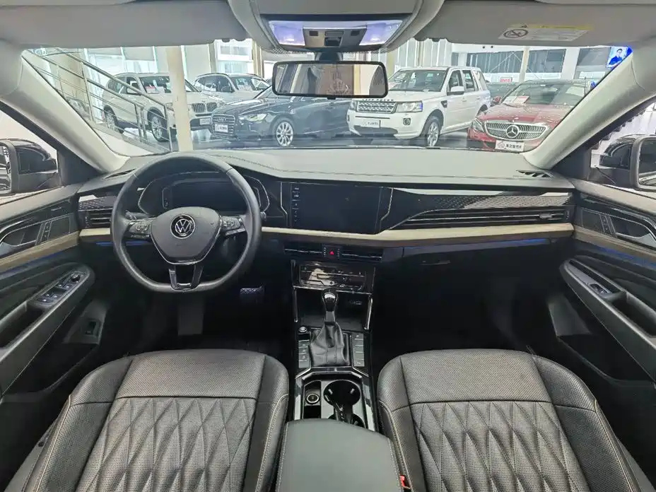 VOLKSWAGEN PASSAT 2021