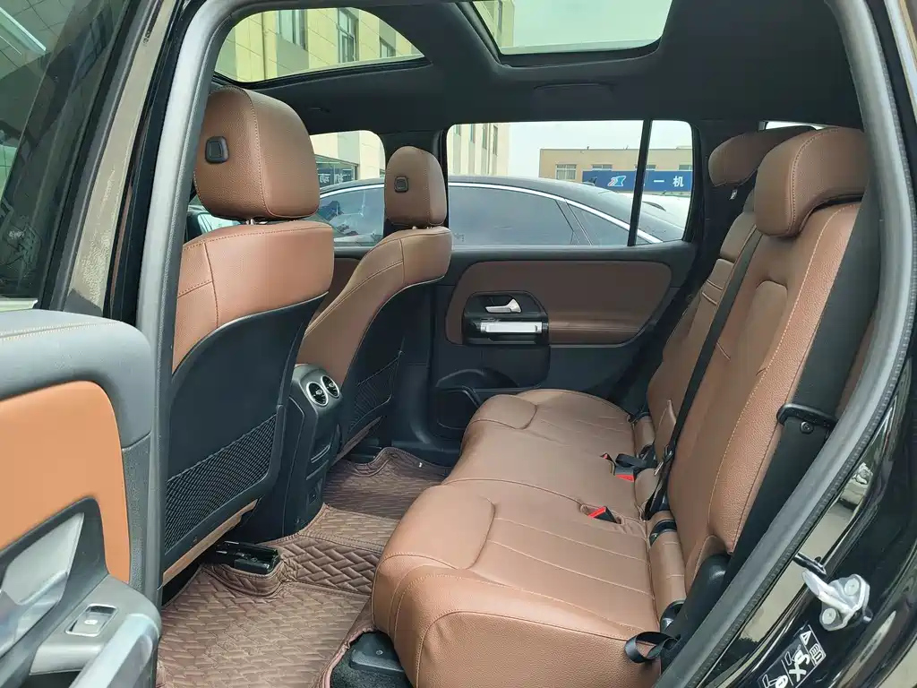 MERCEDES BENZ GLB 2023