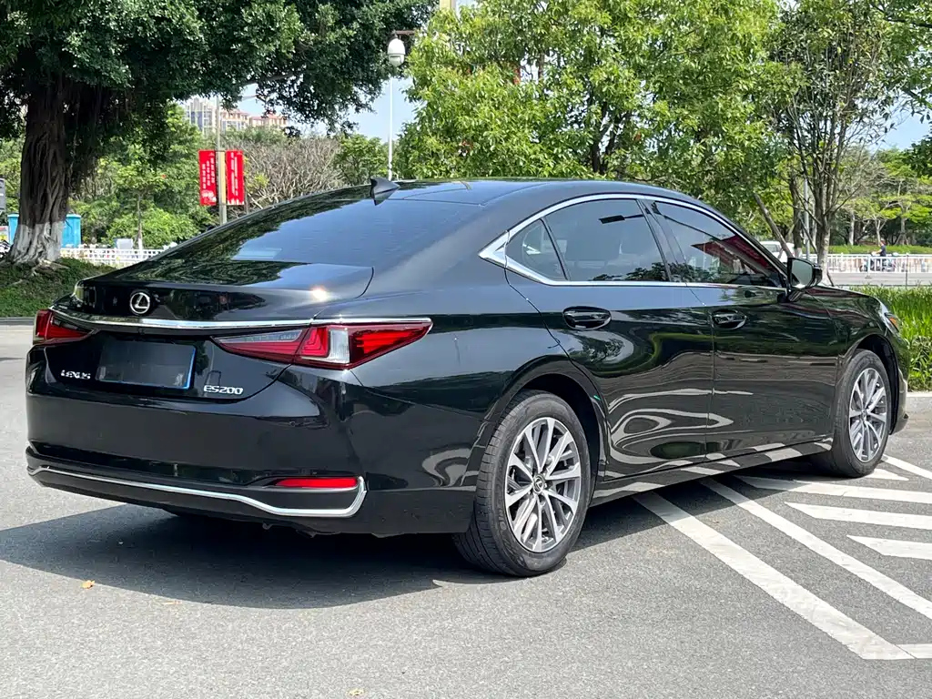 LEXUS ES 2021