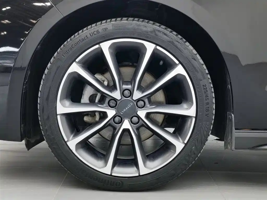 LYNK&CO 03 2020