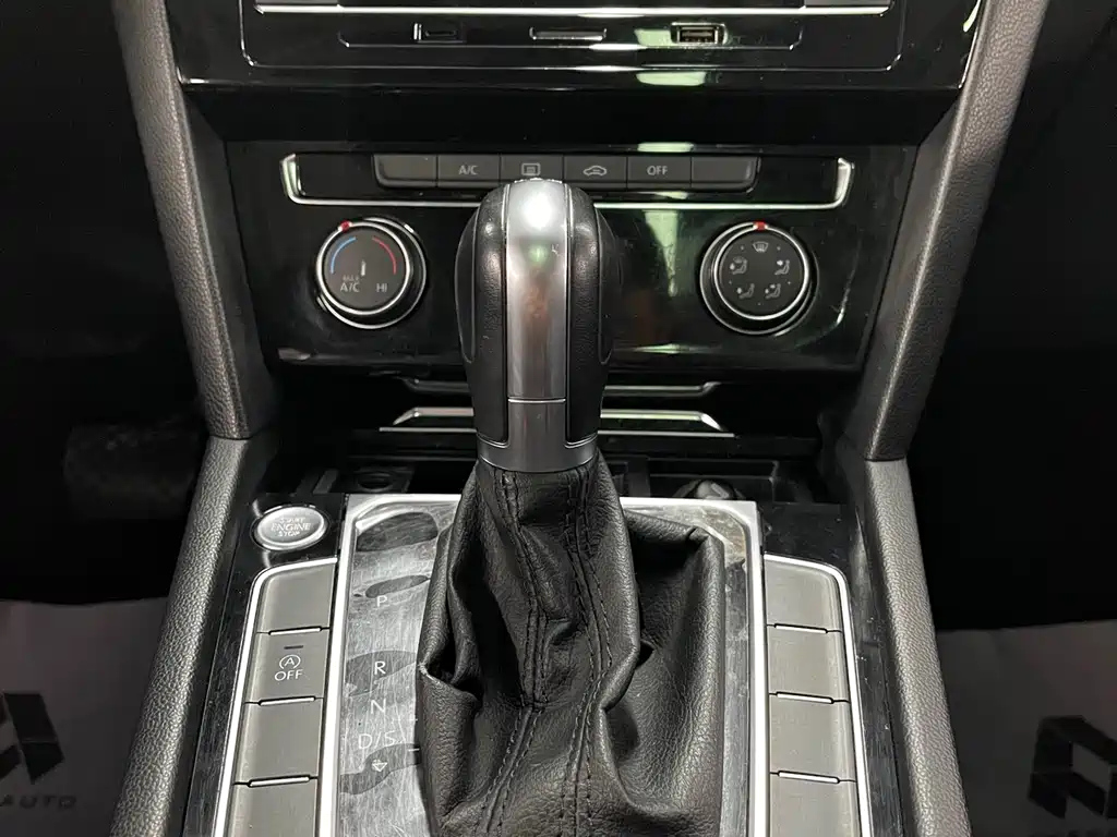 VOLKSWAGEN MAGOTAN 2020