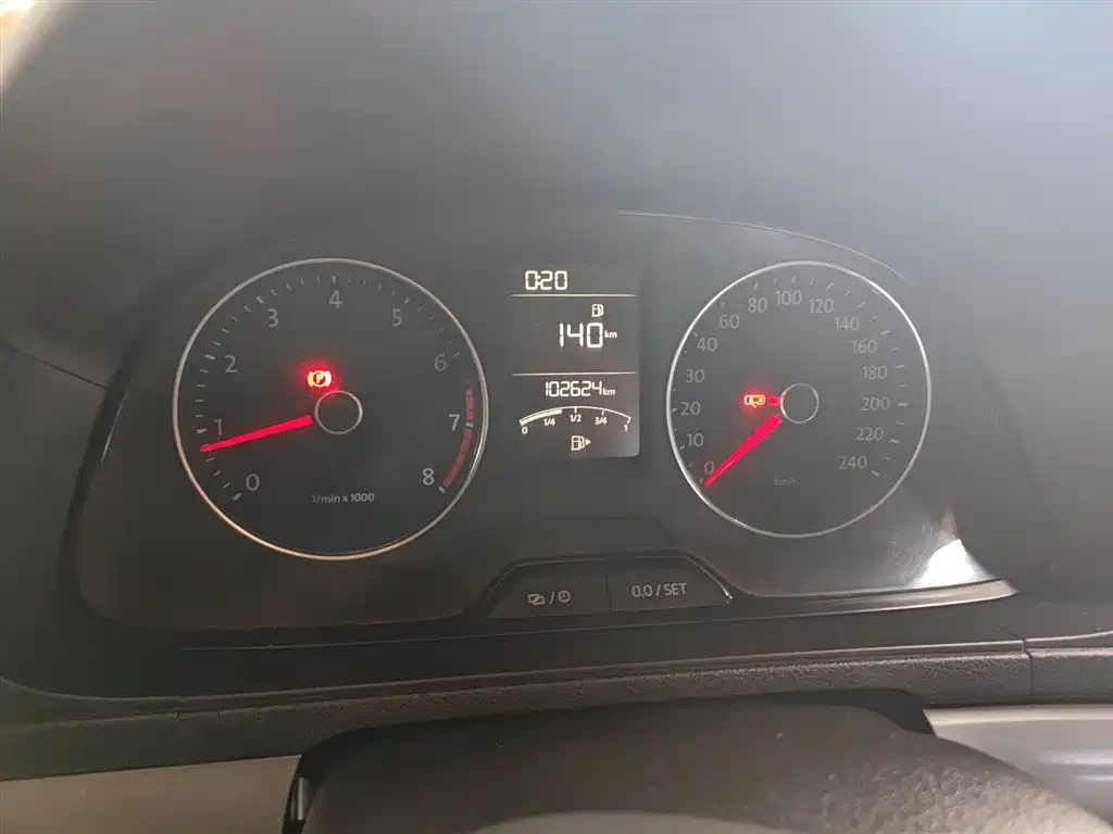 VOLKSWAGEN LAVIDA 2013