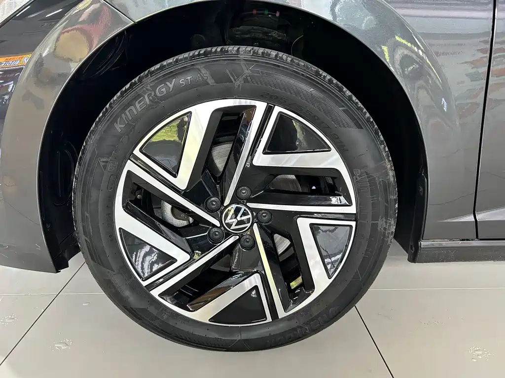 VOLKSWAGEN SAGITAR 2023