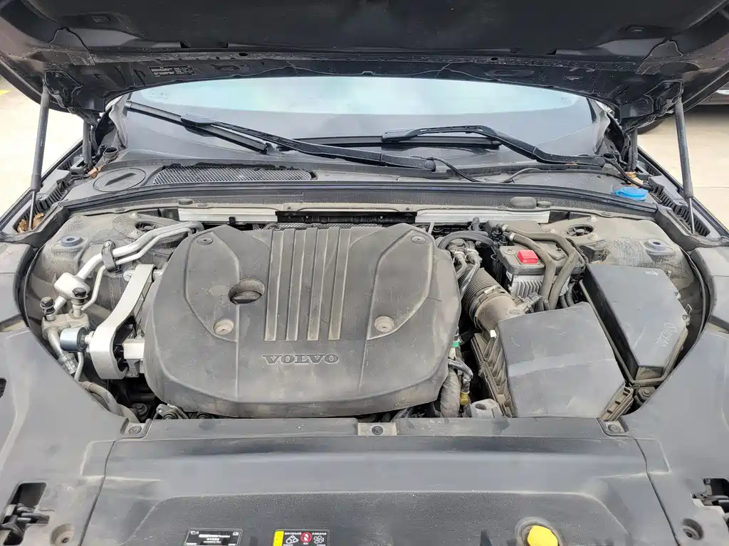 VOLVO S90 2021