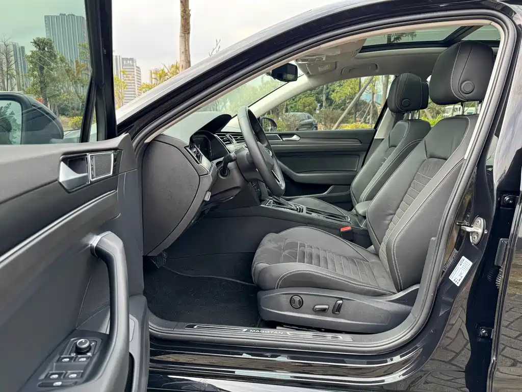 VOLKSWAGEN MAGOTAN 2022