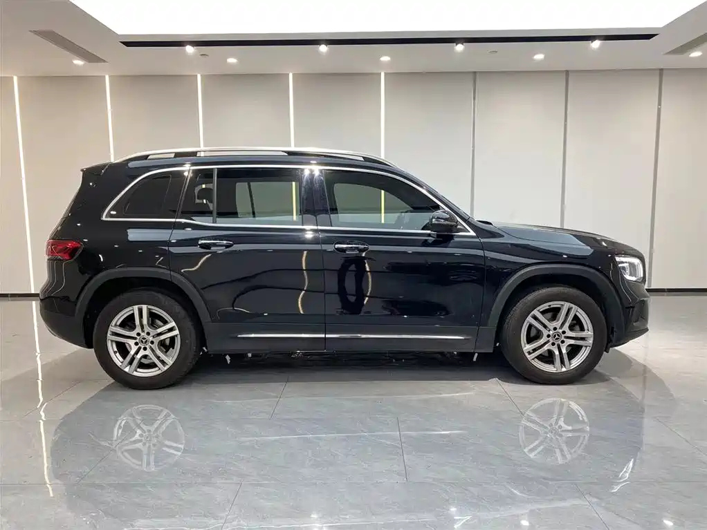 MERCEDES BENZ GLB 2021