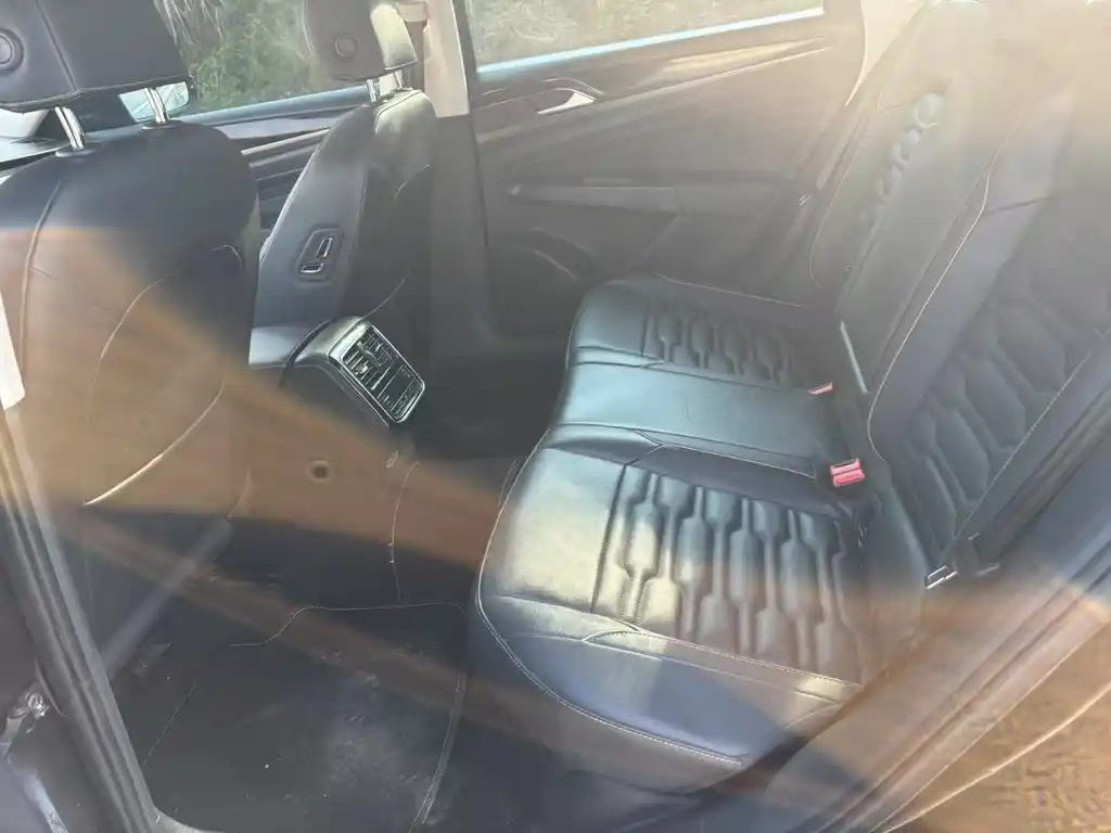 VOLKSWAGEN PASSAT 2019