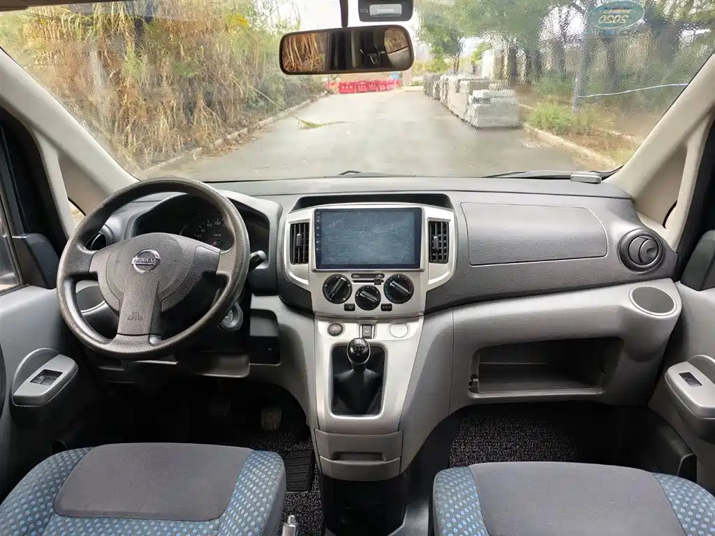 NISSAN NV200 2013