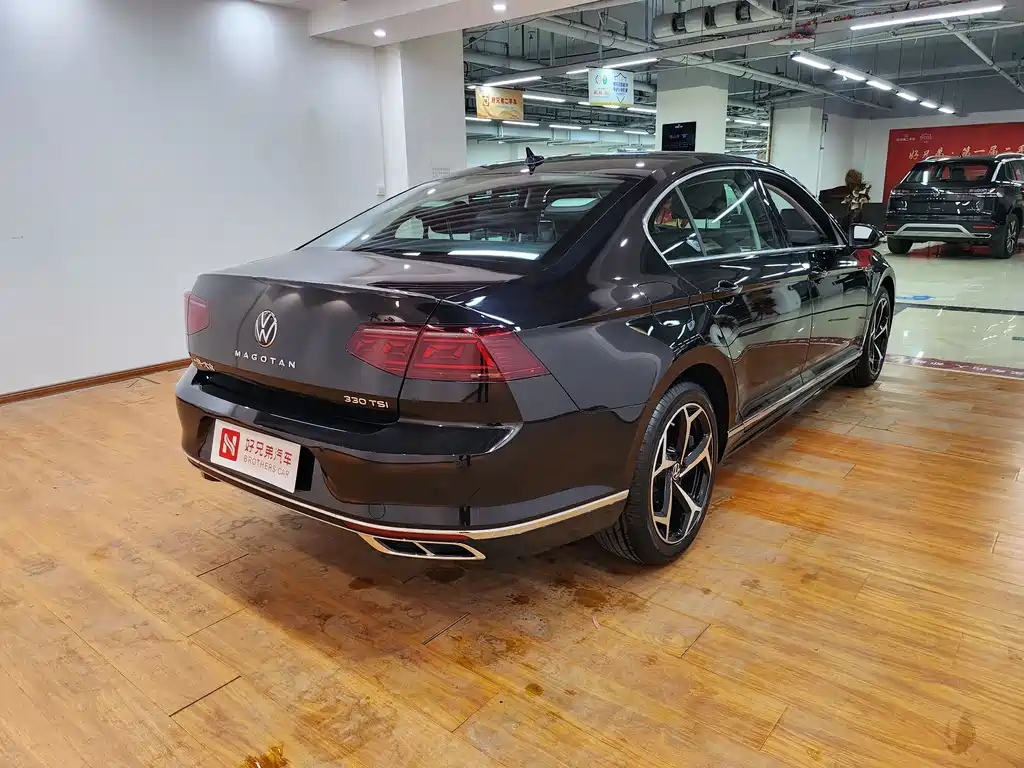 VOLKSWAGEN MAGOTAN 2023
